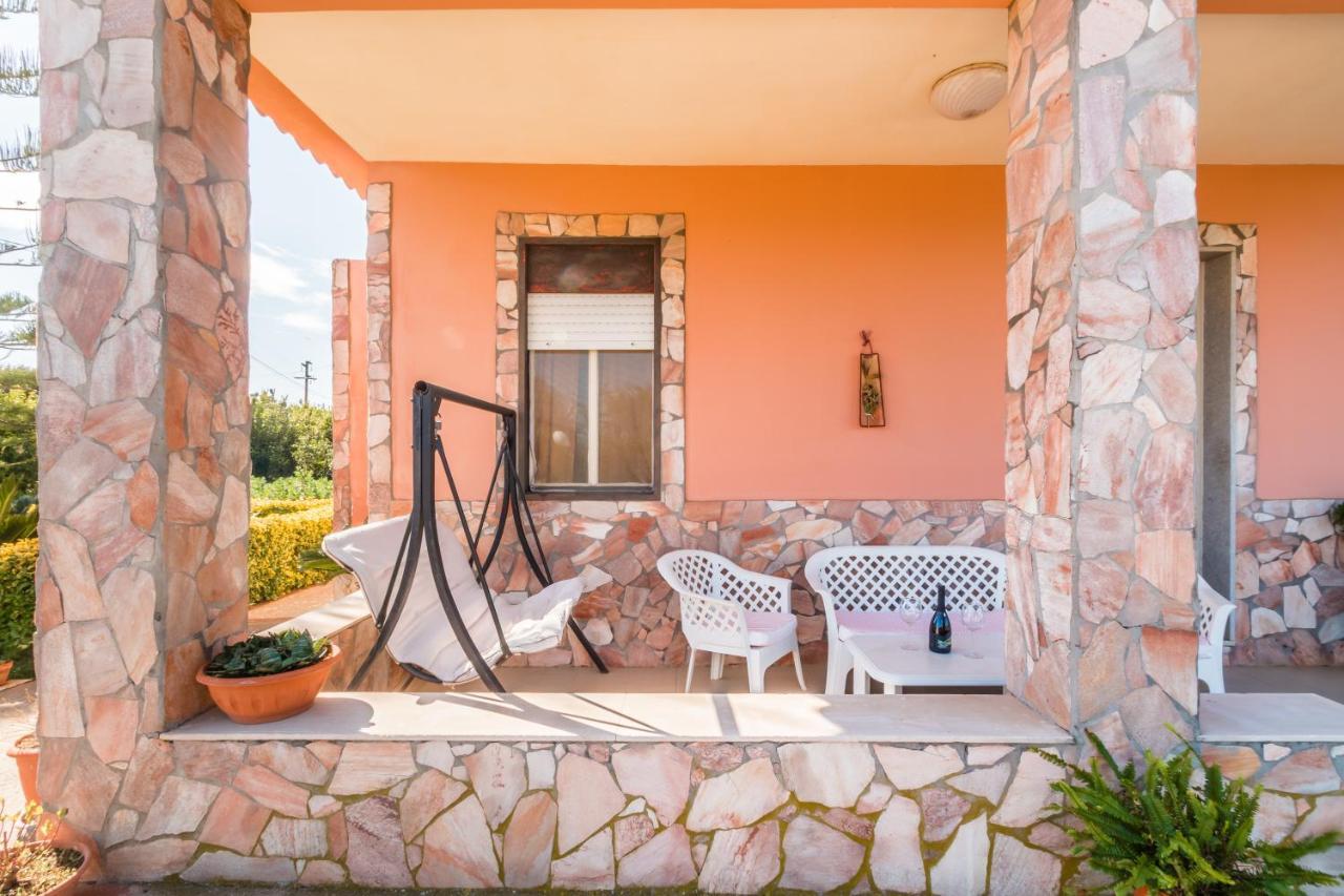 Villa Rosa Near The Sandy Beach, Parking & Wifi Noto Bagian luar foto