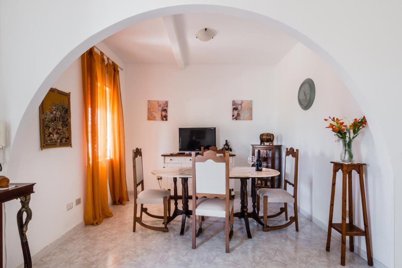 Villa Rosa Near The Sandy Beach, Parking & Wifi Noto Bagian luar foto